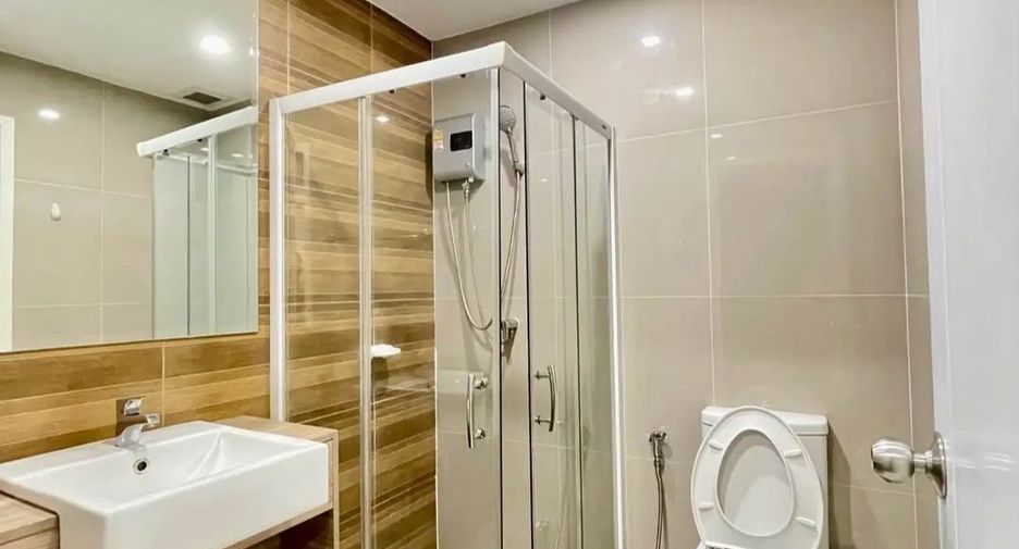 Casa adosada en alquiler de 3 habitaciones en Mueang Chiang Mai, Chiang Mai