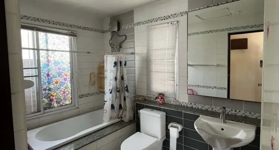 For rent 3 bedrooms house in San Sai, Chiang Mai