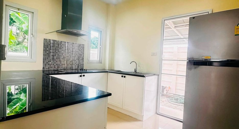 For rent 3 bedrooms house in San Kamphaeng, Chiang Mai