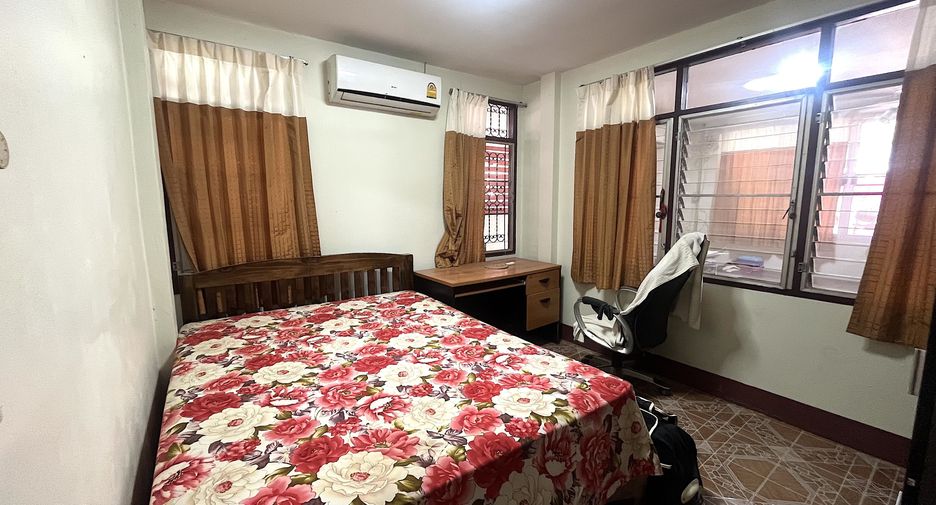 For rent 3 bedrooms house in Mueang Chiang Mai, Chiang Mai