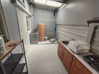 For rent 4 bedrooms townhouse in Mueang Chiang Mai, Chiang Mai