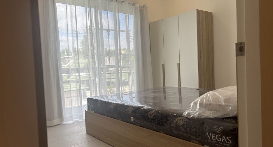 For rent 3 bedrooms house in Saraphi, Chiang Mai