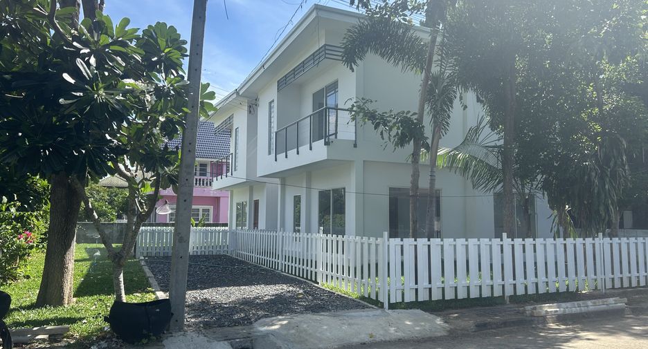 For rent 3 bedrooms house in Saraphi, Chiang Mai