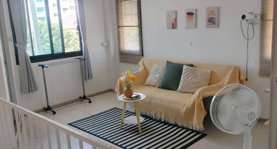 For rent 2 bedrooms townhouse in Mueang Chiang Mai, Chiang Mai