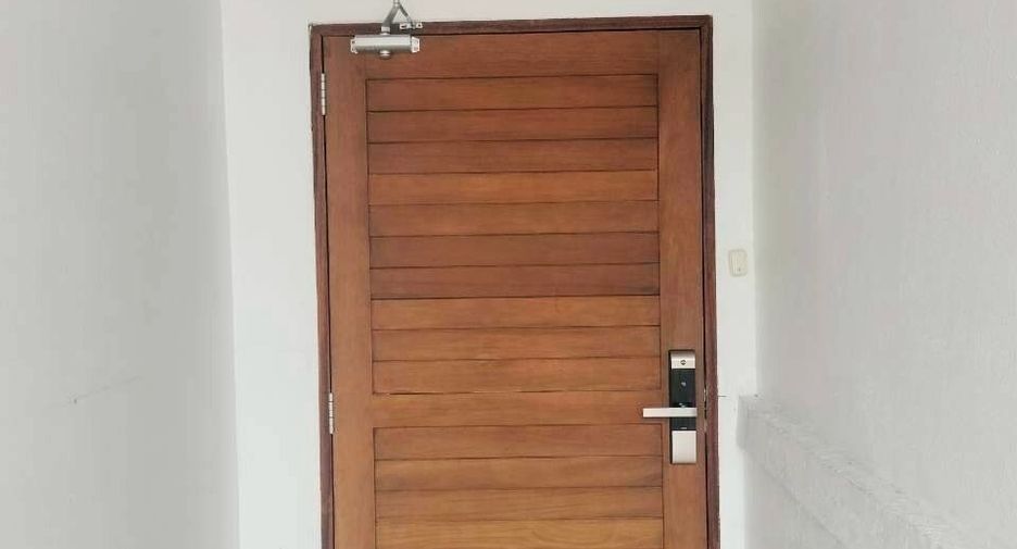 For rent 2 bedrooms townhouse in Mueang Chiang Mai, Chiang Mai