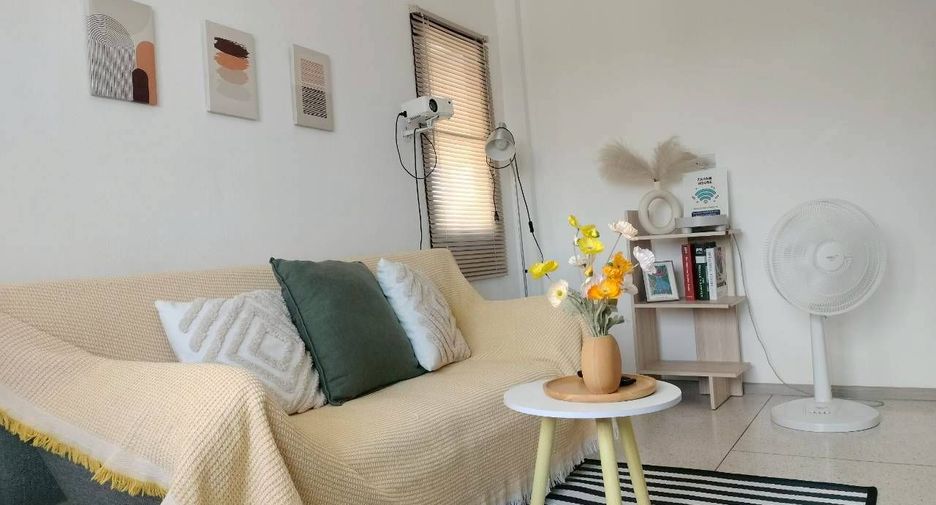 For rent 2 bedrooms townhouse in Mueang Chiang Mai, Chiang Mai