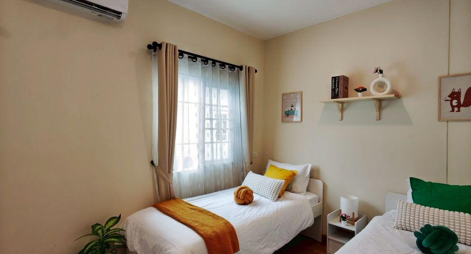 For rent 2 bedrooms townhouse in Mueang Chiang Mai, Chiang Mai