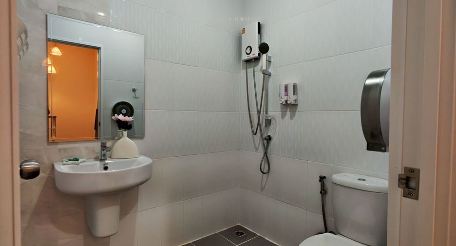 For rent 2 bedrooms townhouse in Mueang Chiang Mai, Chiang Mai