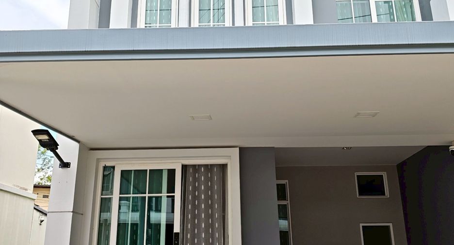 For rent 2 bedrooms townhouse in Mueang Chiang Mai, Chiang Mai