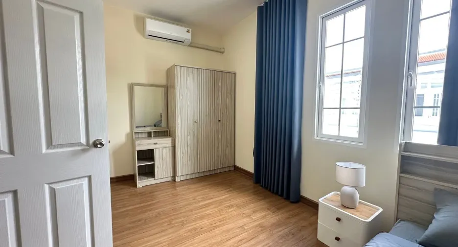 For rent 2 bedrooms townhouse in Mueang Chiang Mai, Chiang Mai