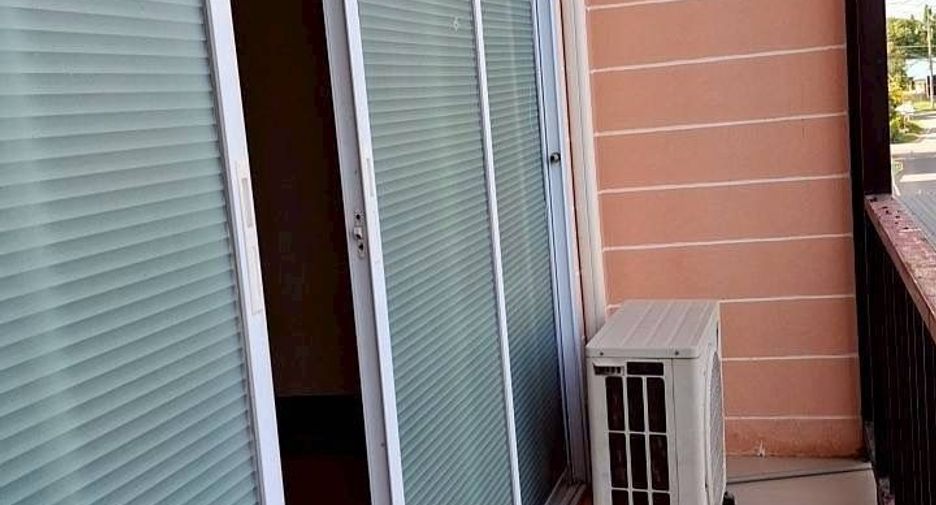 For rent 2 bedrooms townhouse in Mueang Chiang Mai, Chiang Mai