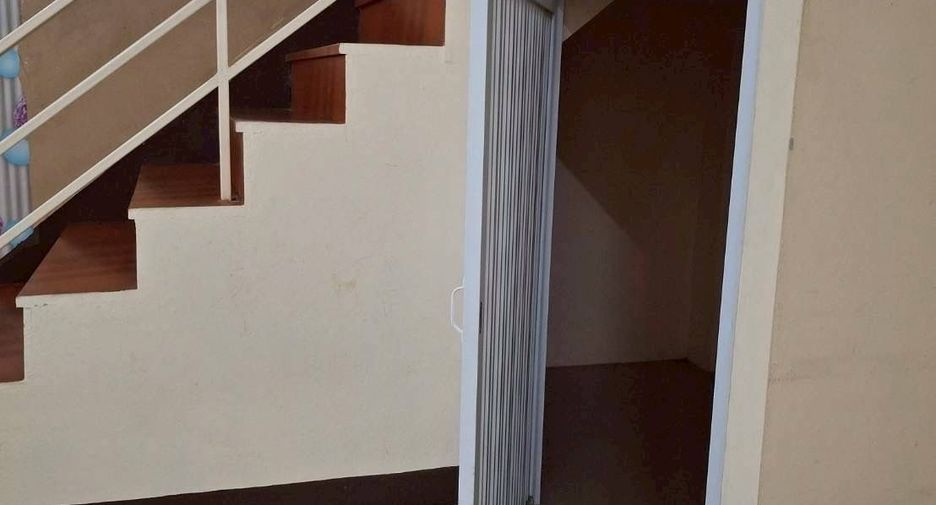 For rent 2 bedrooms townhouse in Mueang Chiang Mai, Chiang Mai
