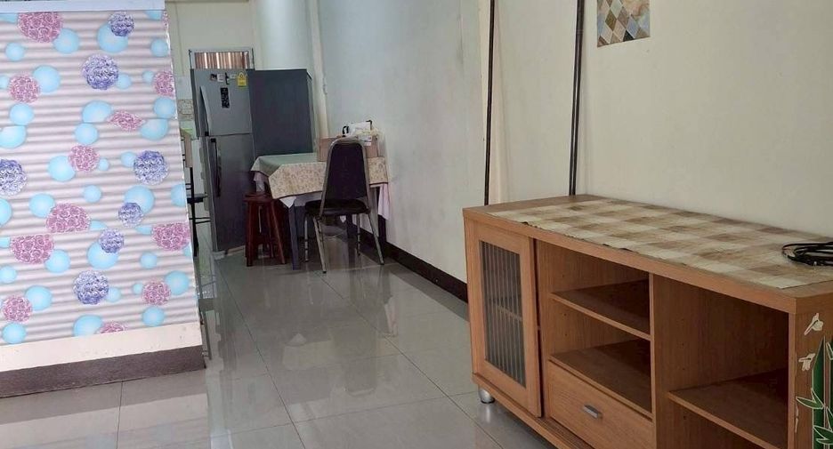 For rent 2 bedrooms townhouse in Mueang Chiang Mai, Chiang Mai