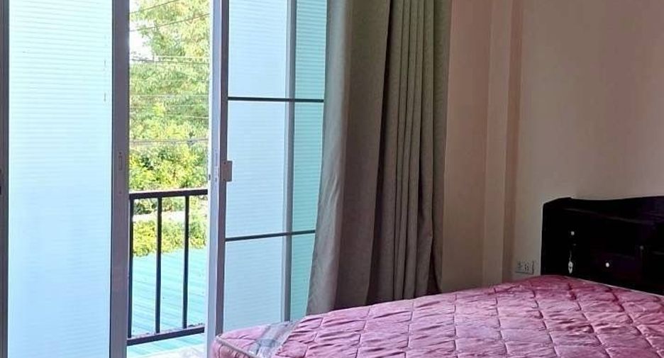 For rent 2 bedrooms townhouse in Mueang Chiang Mai, Chiang Mai