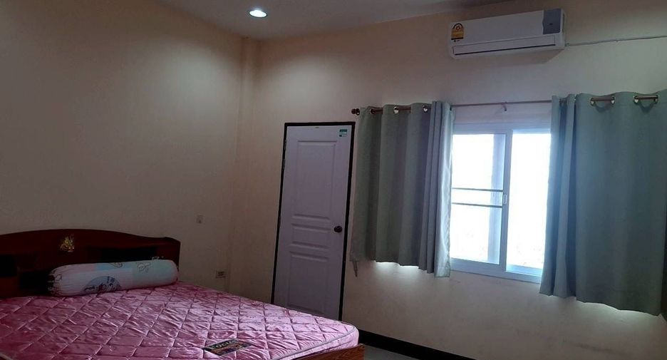 For rent 2 bedrooms townhouse in Mueang Chiang Mai, Chiang Mai