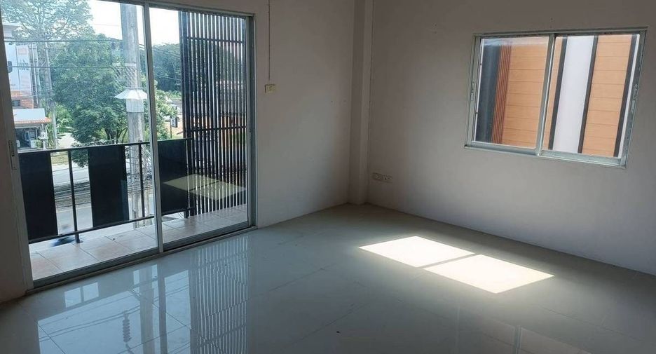For rent 3 bedrooms townhouse in San Sai, Chiang Mai