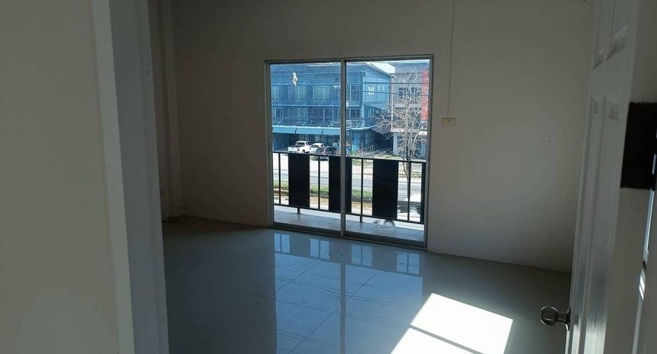 For rent 3 bedrooms townhouse in San Sai, Chiang Mai