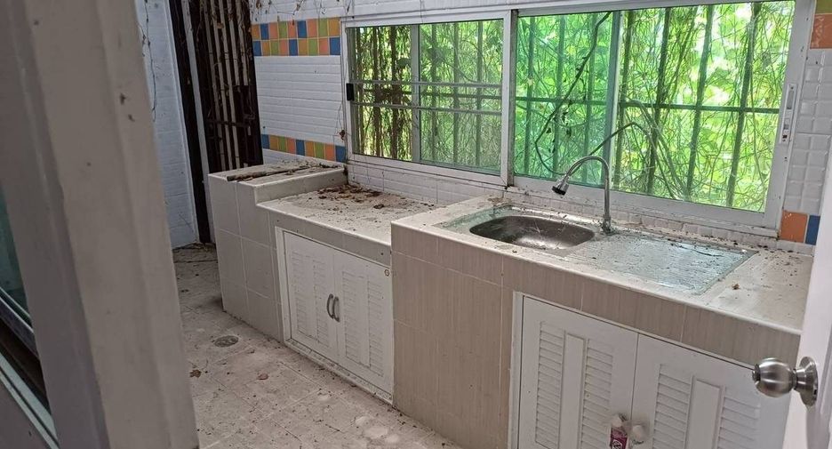 For rent 3 bedrooms townhouse in San Sai, Chiang Mai