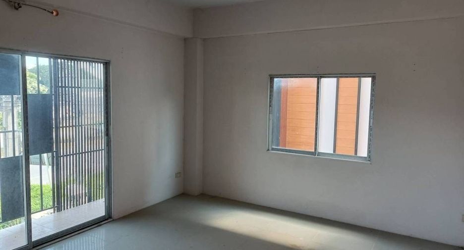 For rent 3 bedrooms townhouse in San Sai, Chiang Mai