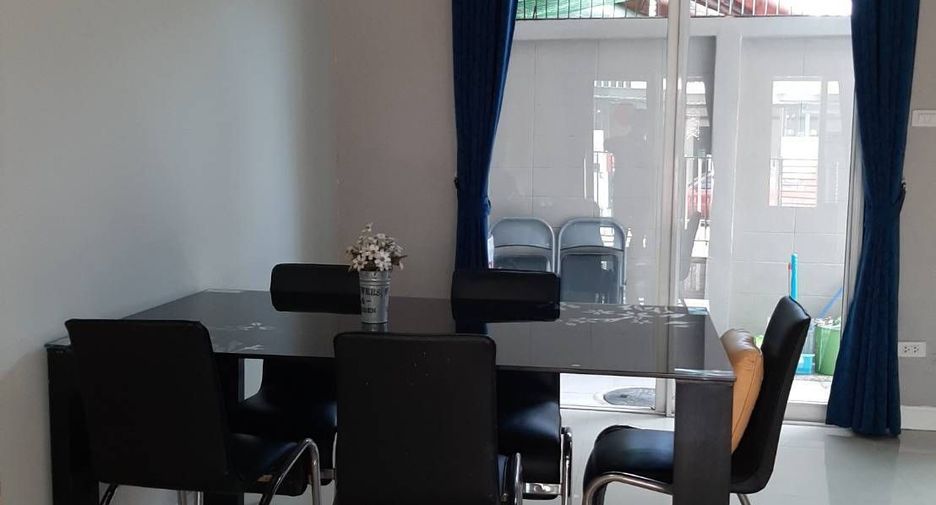 For rent 3 bedrooms townhouse in Mueang Chiang Mai, Chiang Mai