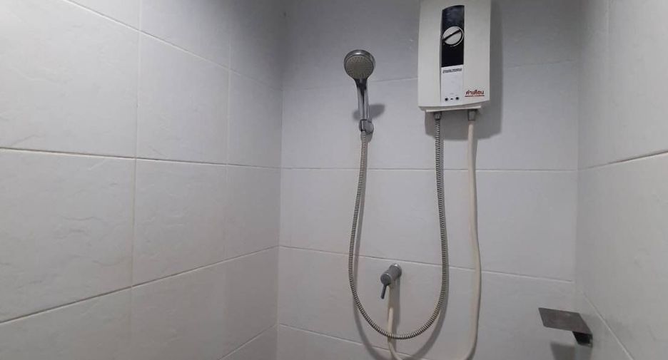 For rent 3 bedrooms townhouse in Mueang Chiang Mai, Chiang Mai