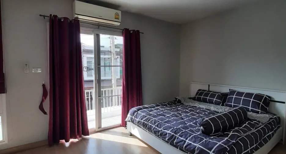 For rent 3 bedrooms townhouse in Mueang Chiang Mai, Chiang Mai