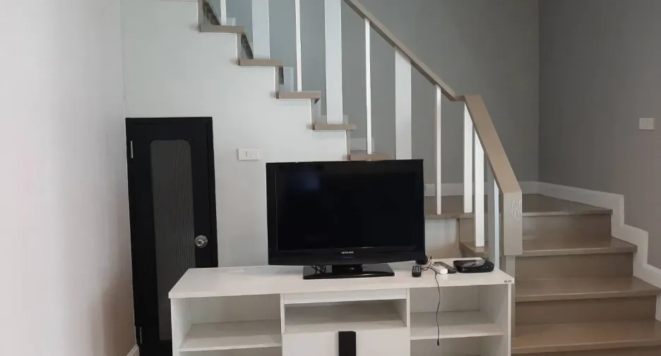 For rent 3 bedrooms townhouse in Mueang Chiang Mai, Chiang Mai