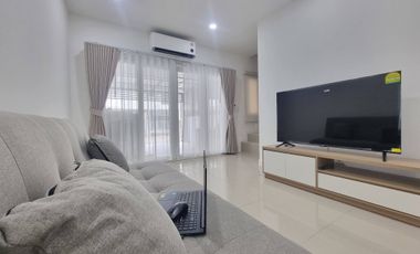 À louer 2 chambres maison de ville à Mueang Chiang Mai, Chiang Mai