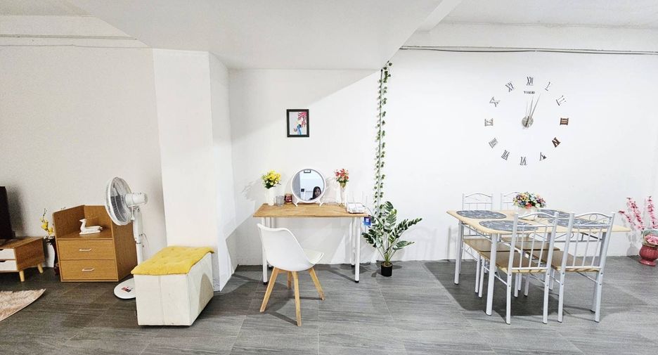 For rent 3 bedrooms townhouse in Mueang Chiang Mai, Chiang Mai