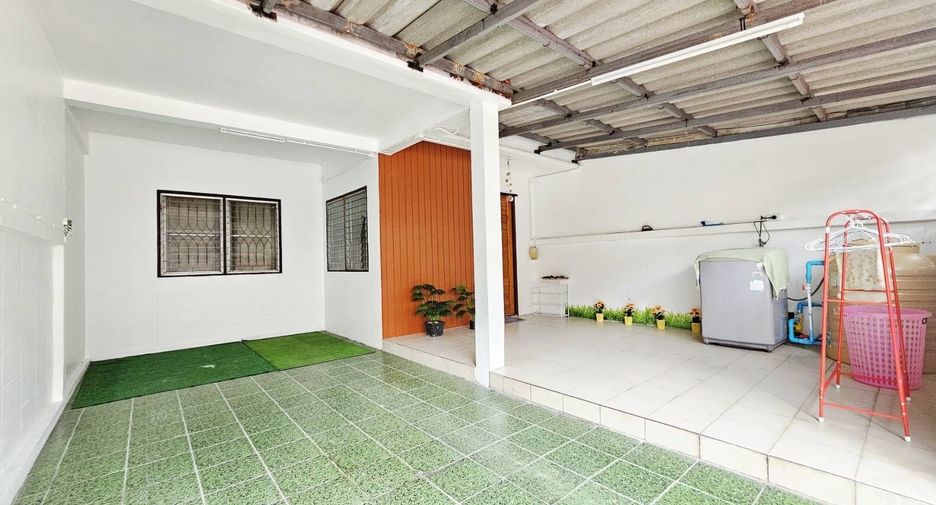 For rent 3 bedrooms townhouse in Mueang Chiang Mai, Chiang Mai
