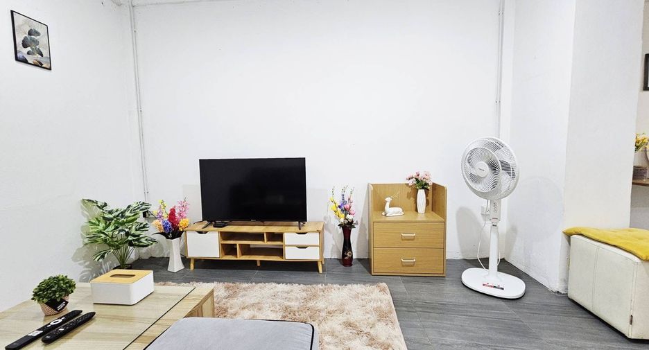 For rent 3 bedrooms townhouse in Mueang Chiang Mai, Chiang Mai