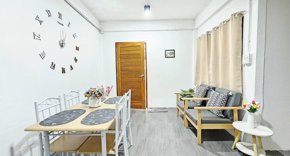 For rent 3 bedrooms townhouse in Mueang Chiang Mai, Chiang Mai