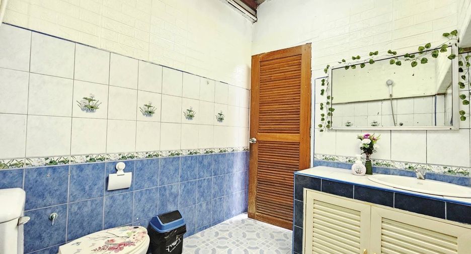 For rent 3 bedrooms townhouse in Mueang Chiang Mai, Chiang Mai