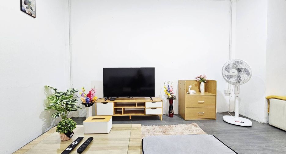 For rent 3 bedrooms townhouse in Mueang Chiang Mai, Chiang Mai