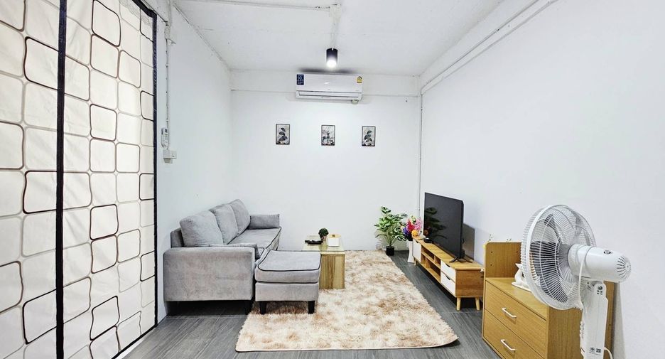 For rent 3 bedrooms townhouse in Mueang Chiang Mai, Chiang Mai