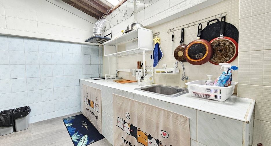 For rent 3 bedrooms townhouse in Mueang Chiang Mai, Chiang Mai