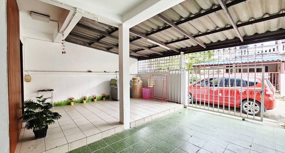 For rent 3 bedrooms townhouse in Mueang Chiang Mai, Chiang Mai