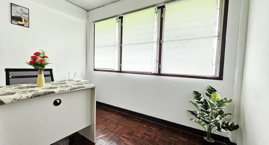 For rent 3 bedrooms townhouse in Mueang Chiang Mai, Chiang Mai