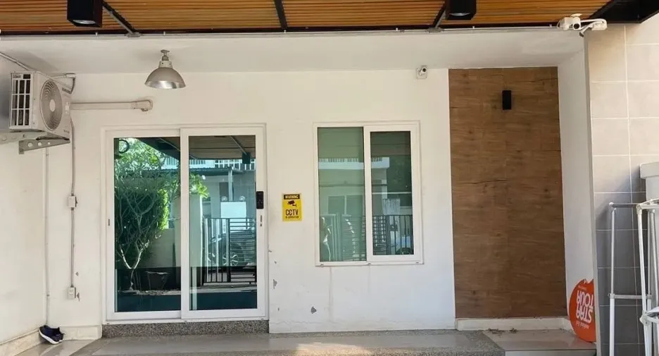 For rent 3 bedrooms townhouse in Mueang Chiang Mai, Chiang Mai