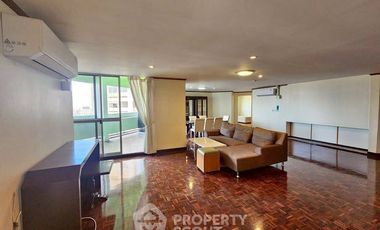 For rent 4 bedrooms condo in Watthana, Bangkok