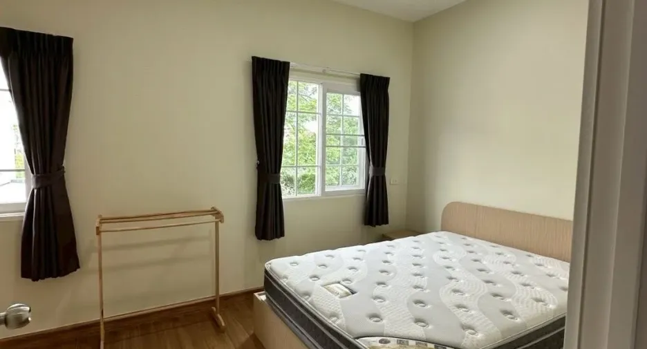 For rent 2 bedrooms townhouse in Mueang Chiang Mai, Chiang Mai