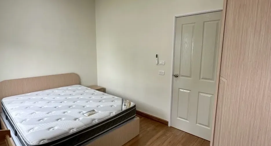 For rent 2 bedrooms townhouse in Mueang Chiang Mai, Chiang Mai