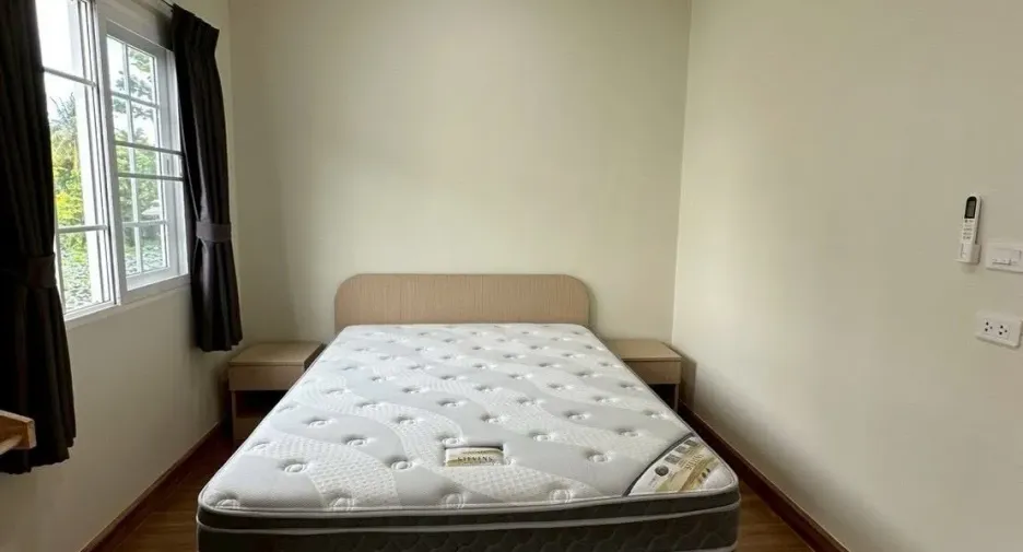 For rent 2 bedrooms townhouse in Mueang Chiang Mai, Chiang Mai