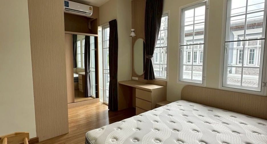 For rent 2 bedrooms townhouse in Mueang Chiang Mai, Chiang Mai