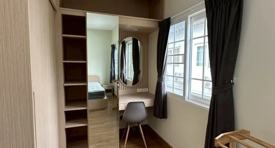 For rent 2 bedrooms townhouse in Mueang Chiang Mai, Chiang Mai