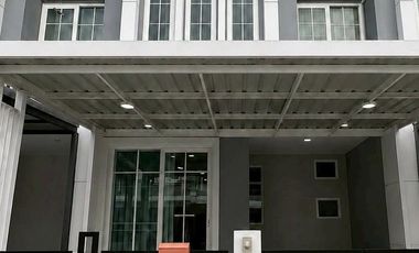 For rent 2 bedrooms townhouse in Mueang Chiang Mai, Chiang Mai