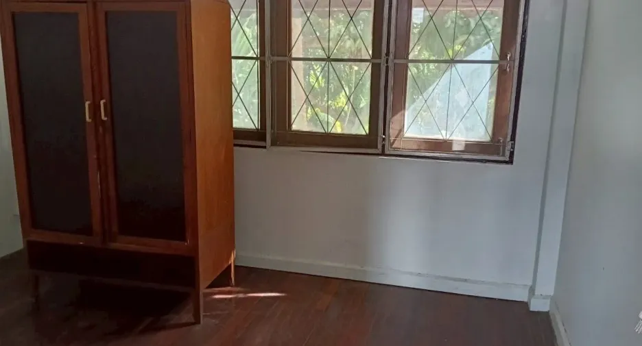For rent 4 bedrooms retail Space in Mueang Chiang Mai, Chiang Mai