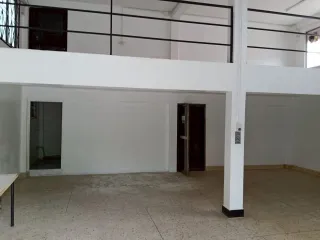 For rent 4 bedrooms retail Space in Mueang Chiang Mai, Chiang Mai
