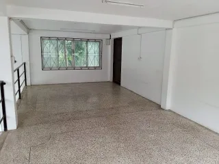 For rent 4 bedrooms retail Space in Mueang Chiang Mai, Chiang Mai