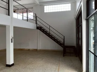 For rent 4 bedrooms retail Space in Mueang Chiang Mai, Chiang Mai
